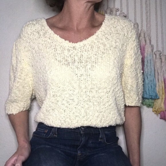🐥VTG pale yellow chunky knit top - Picture 2 of 8